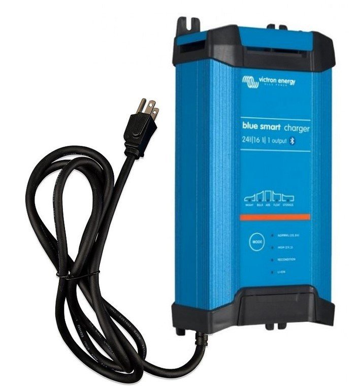 Victron Blue Smart IP22 Acculader 24/16 (1) 120V NEMA 5-15